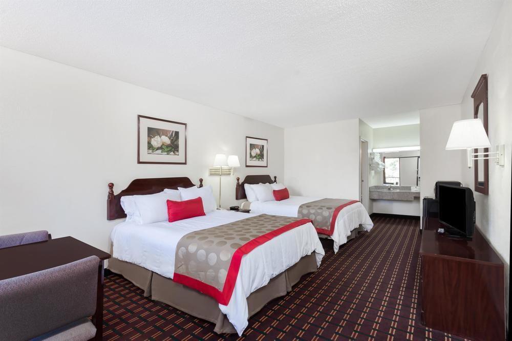 Travelodge By Wyndham Clarksville Exteriér fotografie