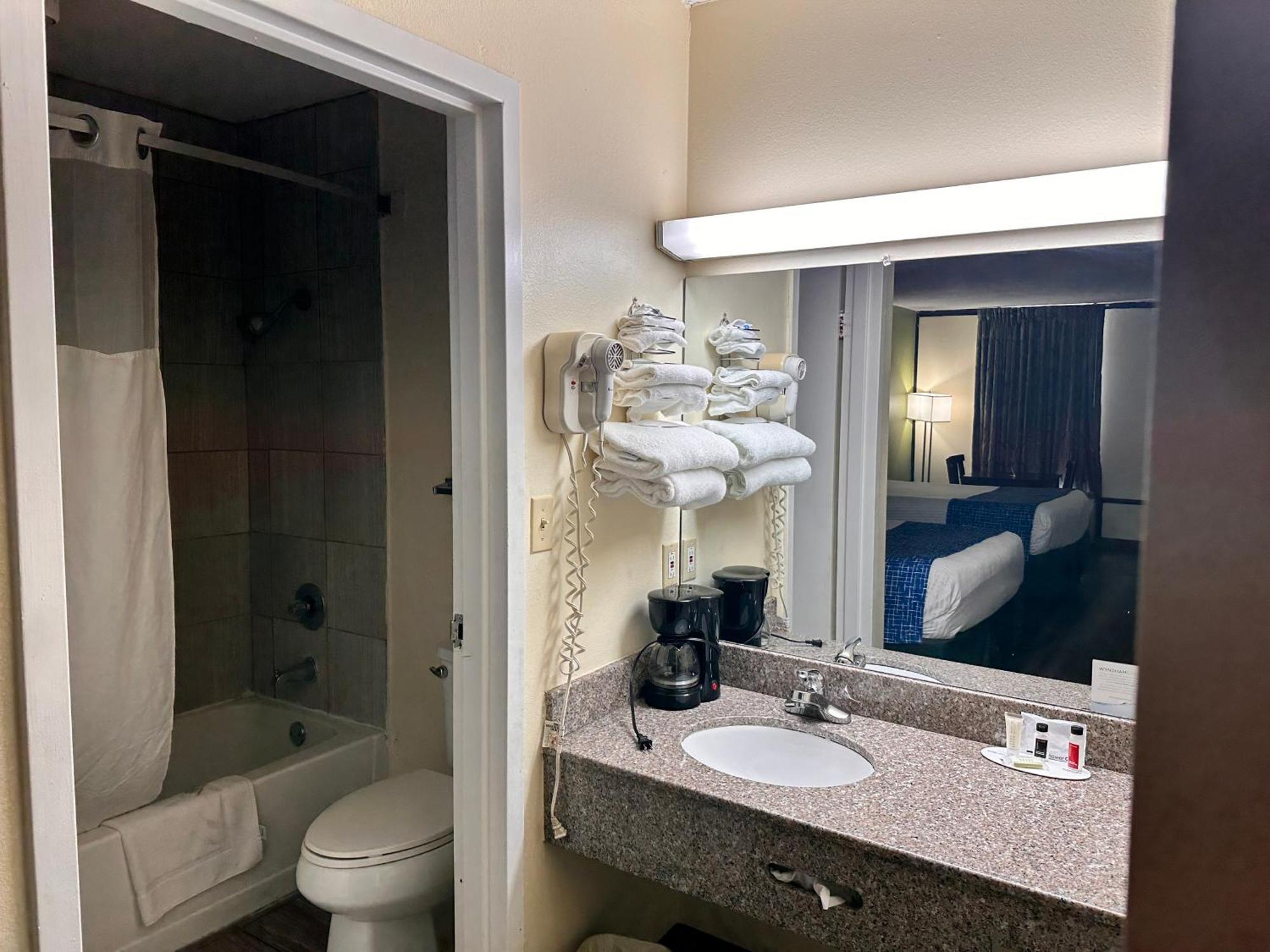 Travelodge By Wyndham Clarksville Exteriér fotografie