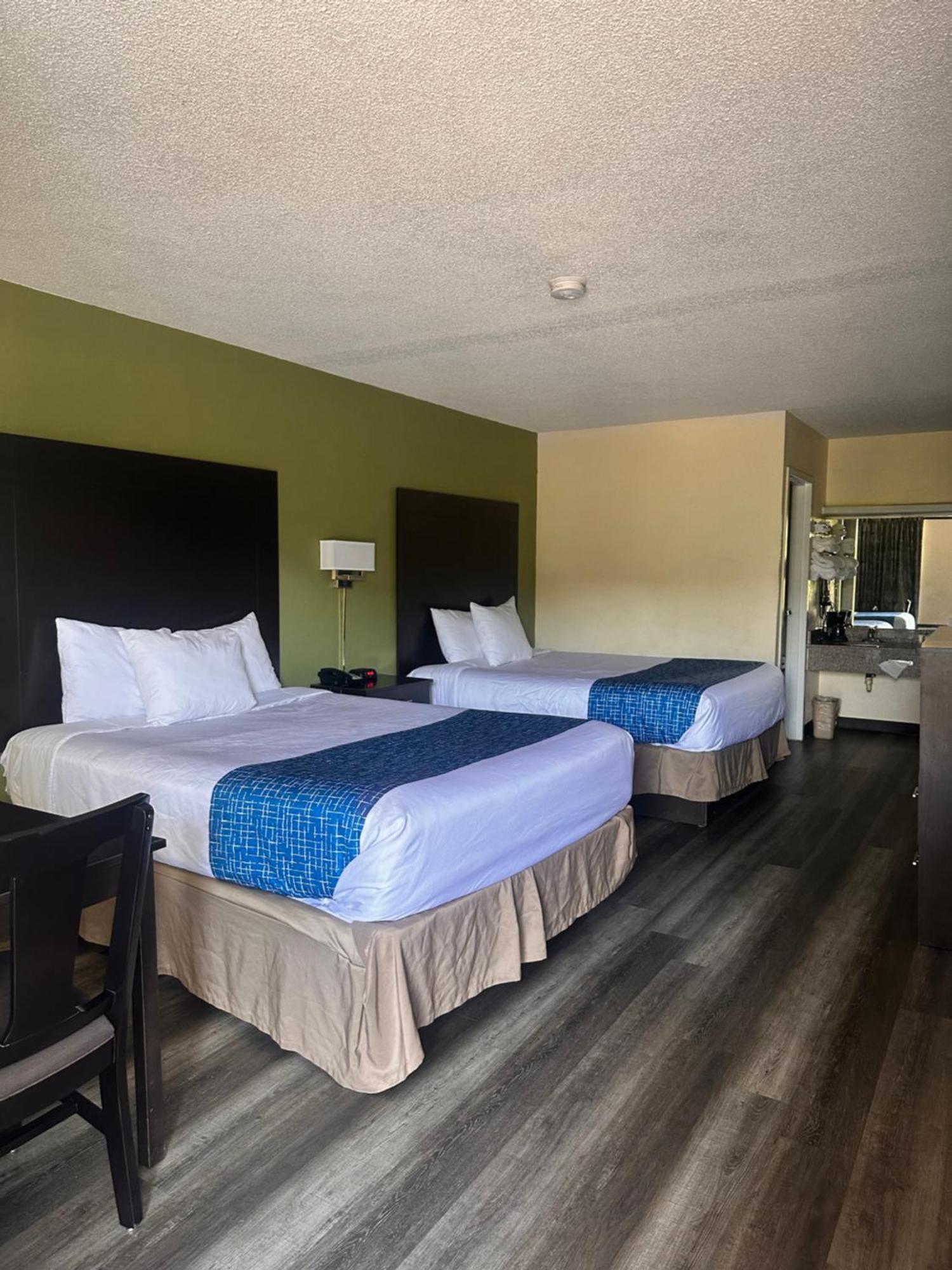Travelodge By Wyndham Clarksville Exteriér fotografie