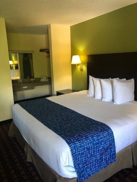 Travelodge By Wyndham Clarksville Exteriér fotografie